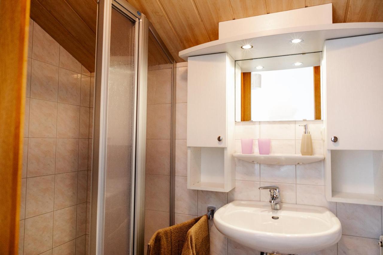 Haus Michaela Lägenhet Schwand Exteriör bild